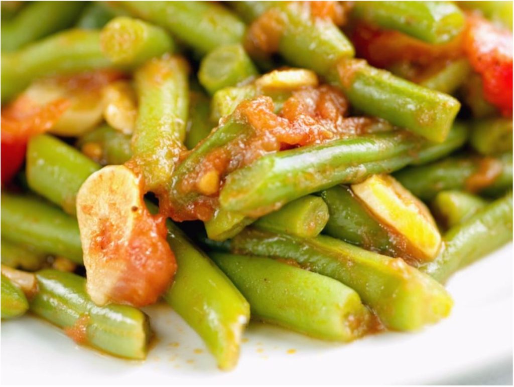 Savory-Green-Beans-with-Tomato-Pine-Nuts