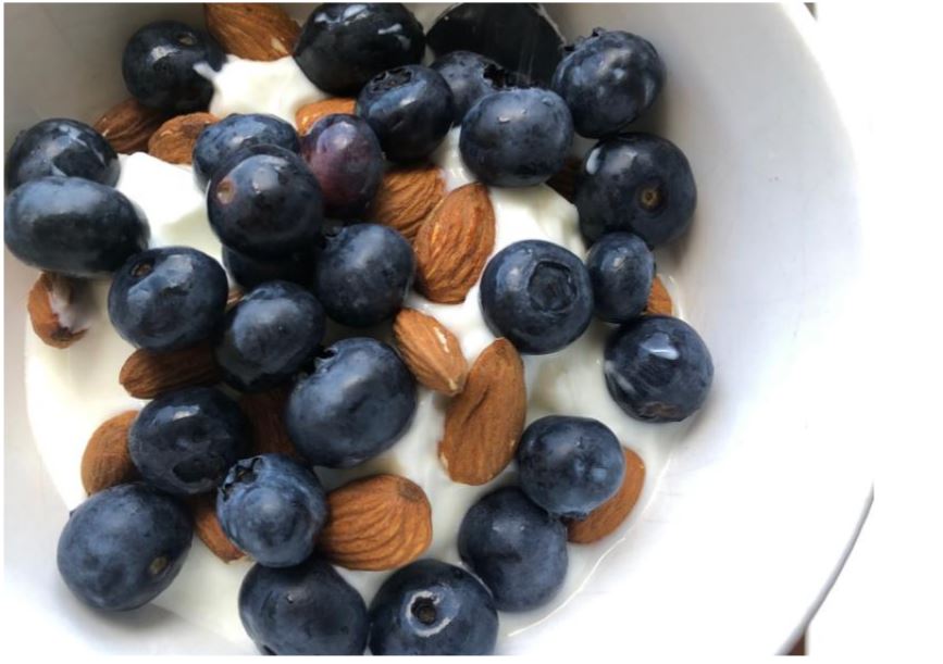 Blueberry-Almond-Yogurt-Snack