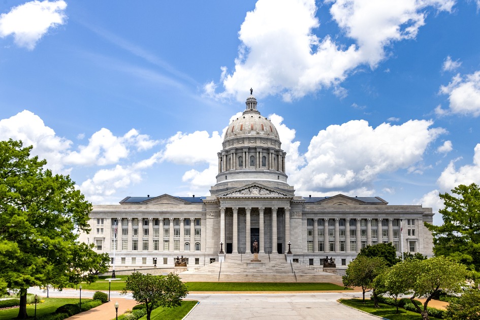 low-angle-view-of-missouri-state-capitol-in-jeffer-2025-02-11-21-15-18-utc-1.jpg