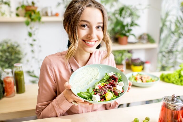 Woman-portrait-with-healthy-green-food