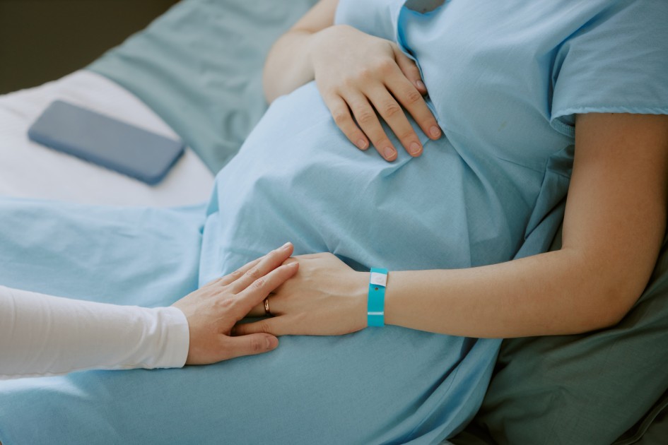 Doctor-Appeasing-Gently-Pregnant-Woman